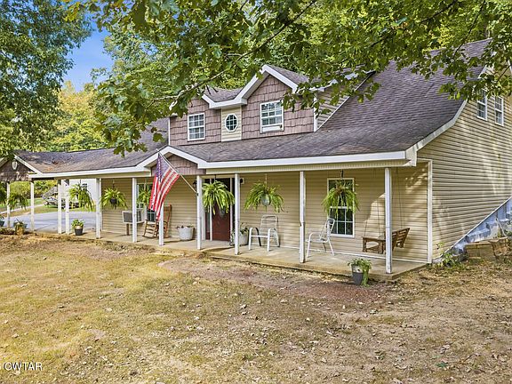 2nd image of 20 Spring Hollow Ln