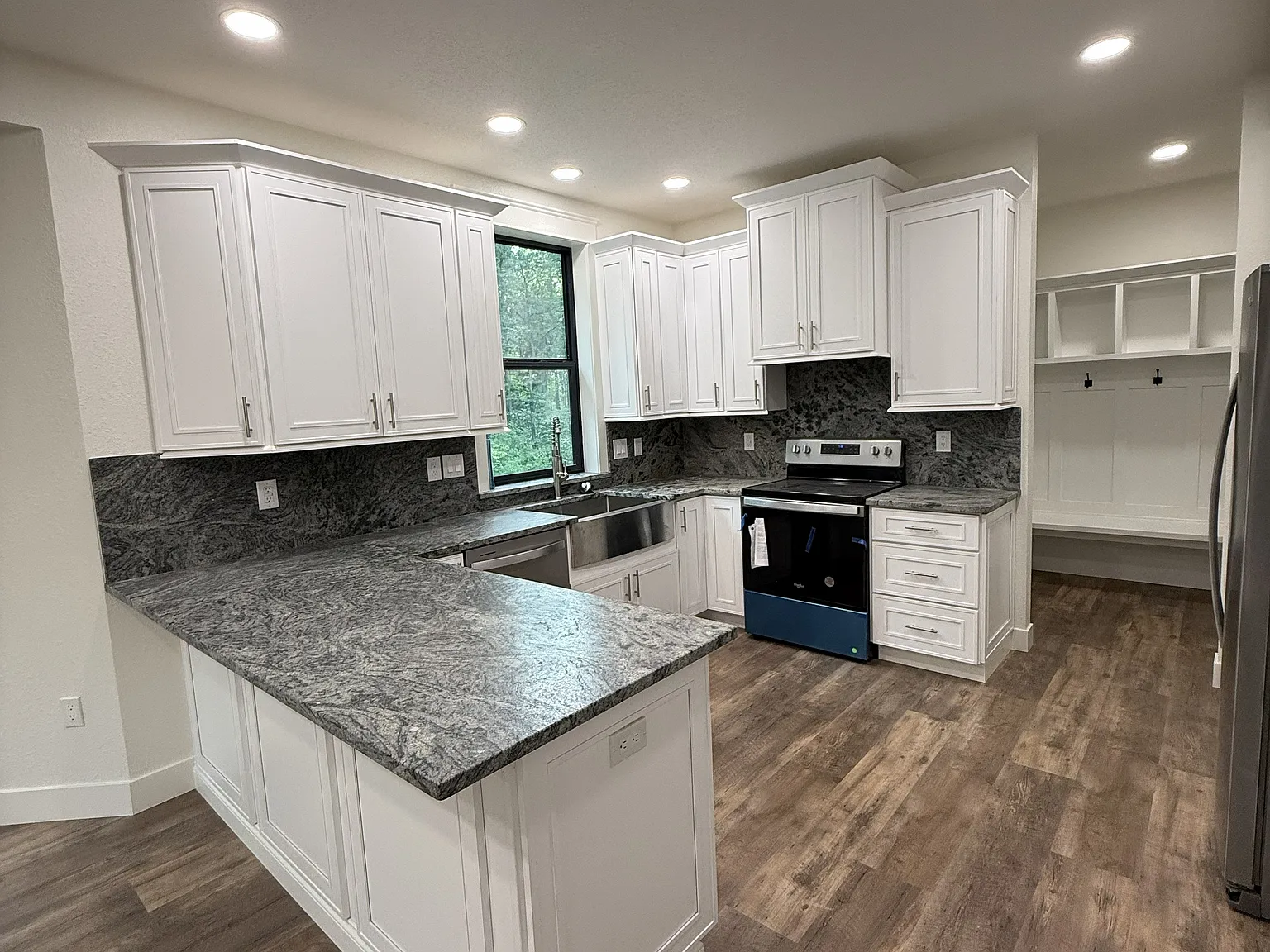 4 bed, 2.5 bath, 3232 sqft, $3,395 — Photo 2