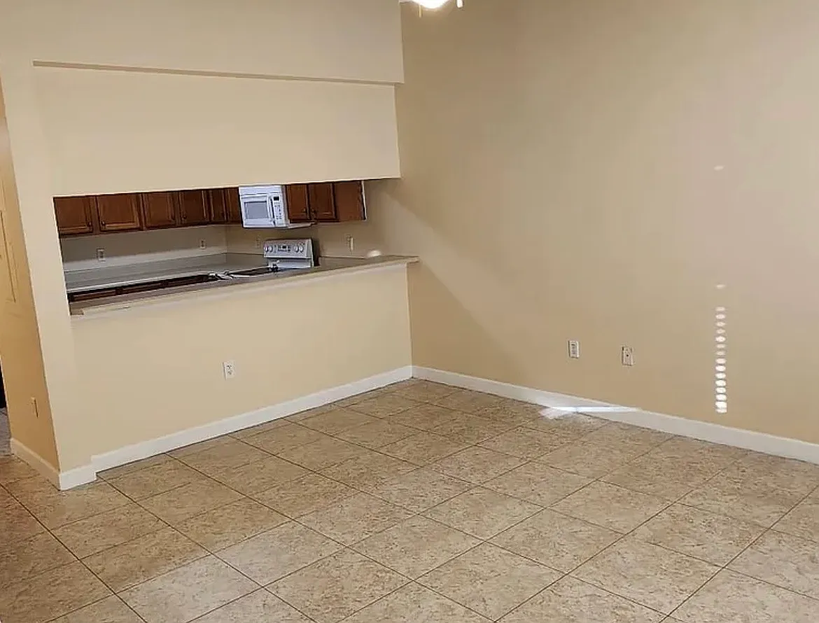 3 bed, 1344 sqft, $1,630 — Photo 4