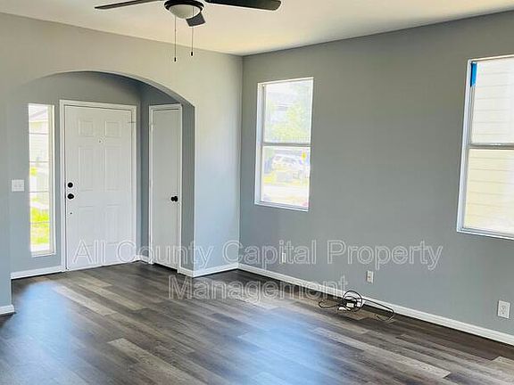 3rd image of 4718 Dorchester Heights Ln