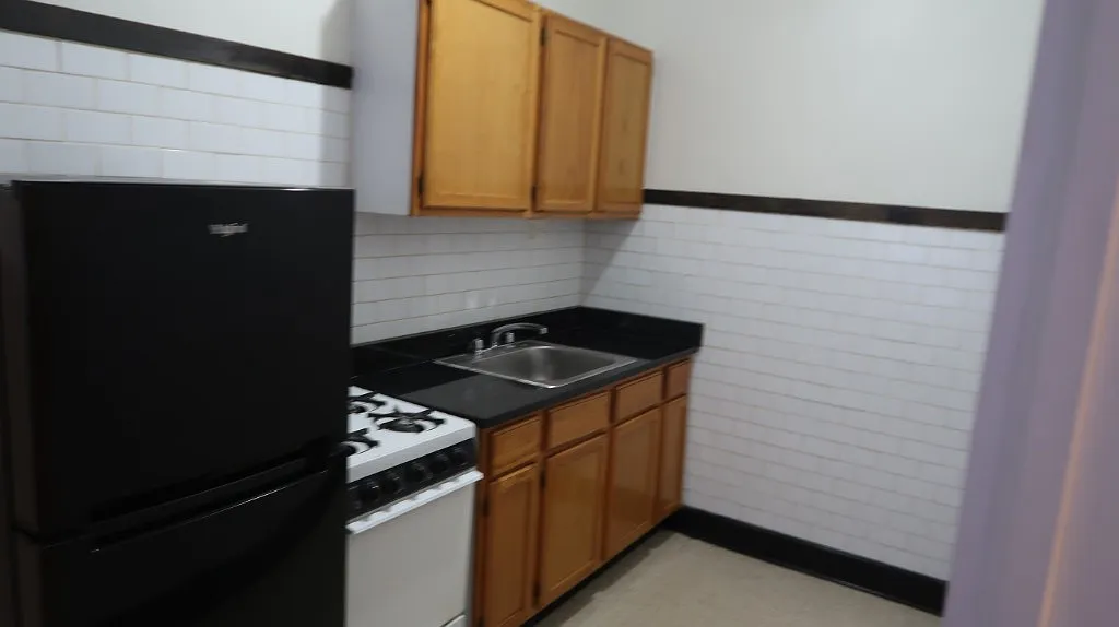 Studio, 1.0 bath, 500 sqft, $1,300 — Photo 4