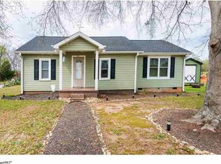 203 Monroe St, Pickens, SC 29671