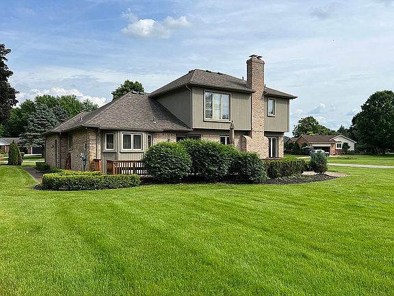 4th image of 61796 Sunnybrook Ct
