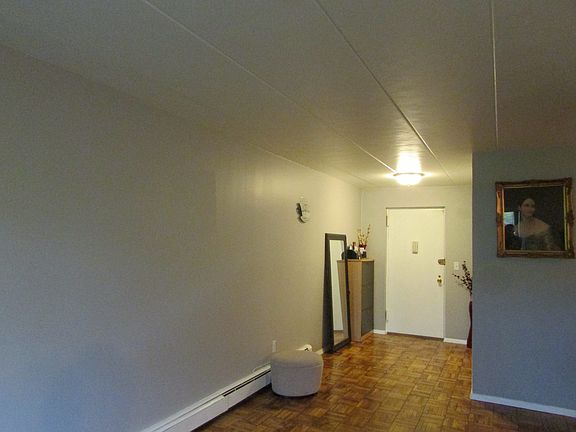 4th image of 370 Central Park Ave APT 2T