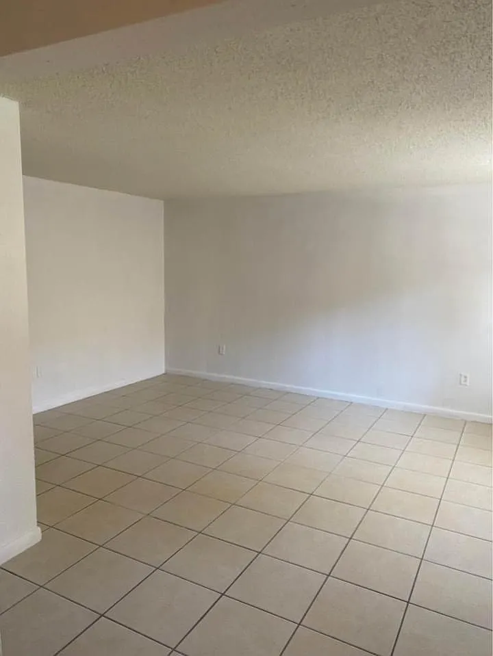 733 McDougall Ct — Photo 3