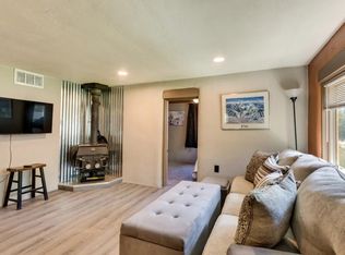 512 Anglada Ln, Taos, NM 87571