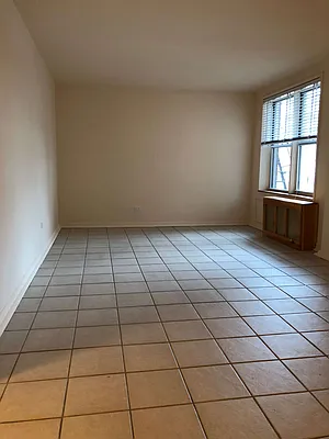 Rented by Kew Forest Realty Inc | media 9