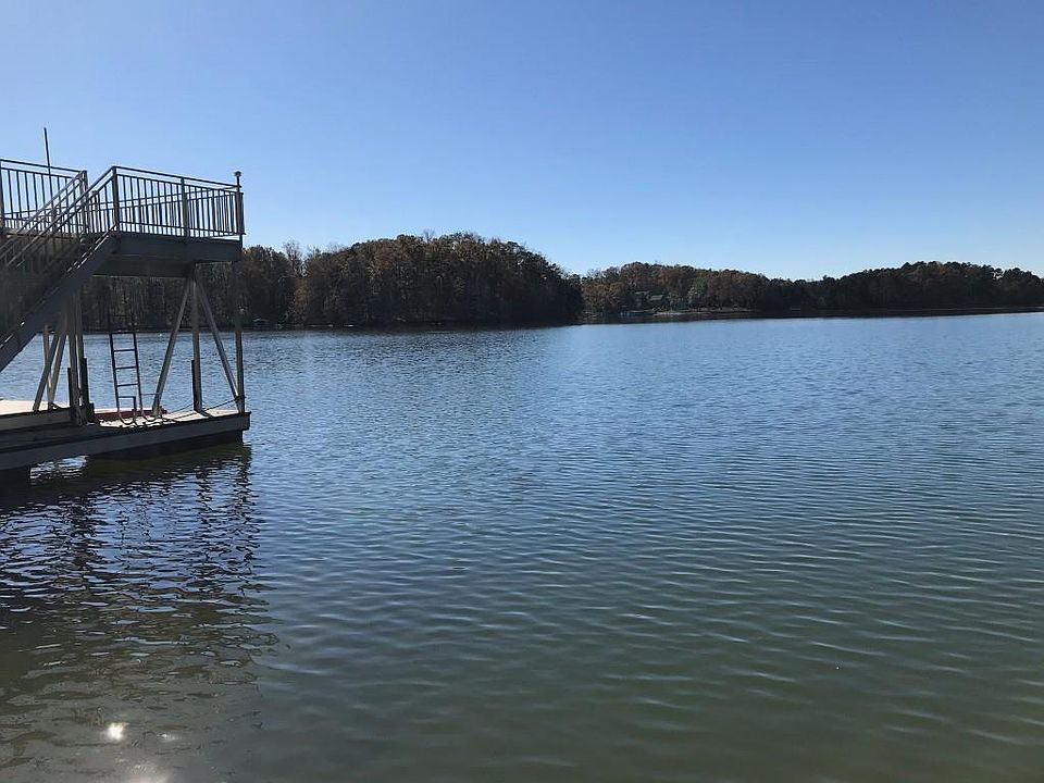 2nd image of 6250 Shadburn Ferry Rd