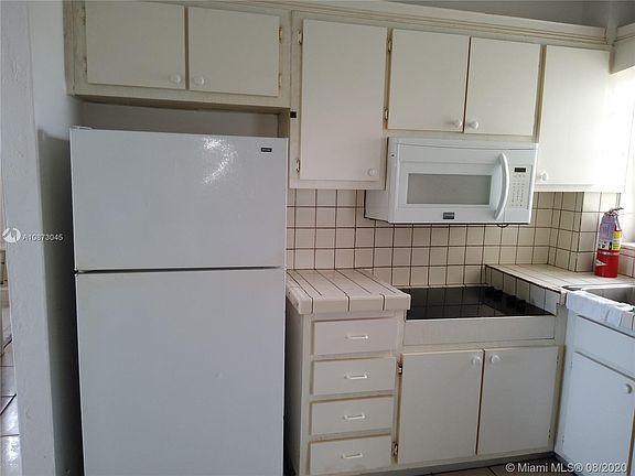 4th image of 7850 Byron Ave APT 501