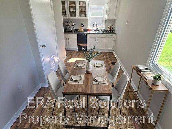 3rd image of 984 Exeter Rd