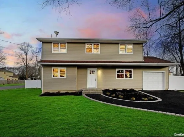 73 Oneida Avenue, South Setauket, NY 11720