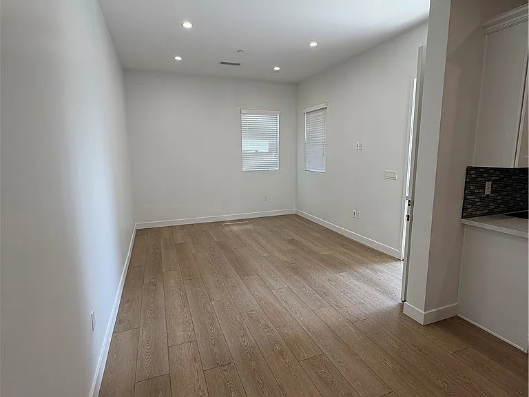 8441 Calvin Ave — Photo 2