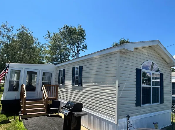 14 Chestnut Road, North Hampton, NH 03862