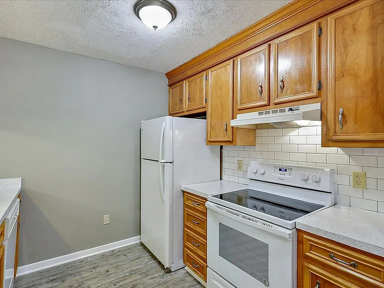 221 Brendalwood Blvd — Photo 9
