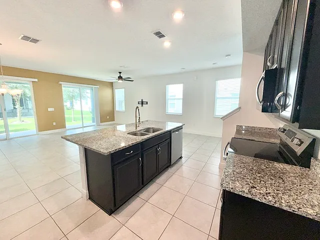 2337 Shadowland Loop — Photo 7