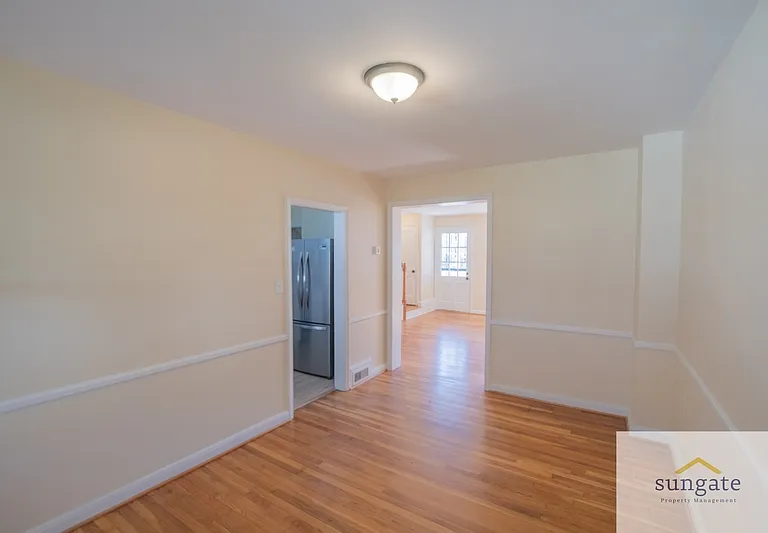 1444 Meridene Dr — Photo 8