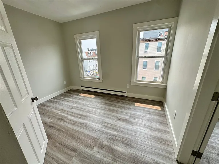 186 Marion St #2 — Photo 5