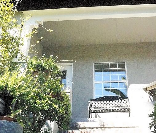 4th image of 481 1/2 E Avenue 28
