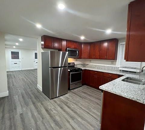4th image of 2410 K St Suite A