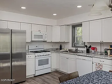 2 bed, $1,695 — Photo 4