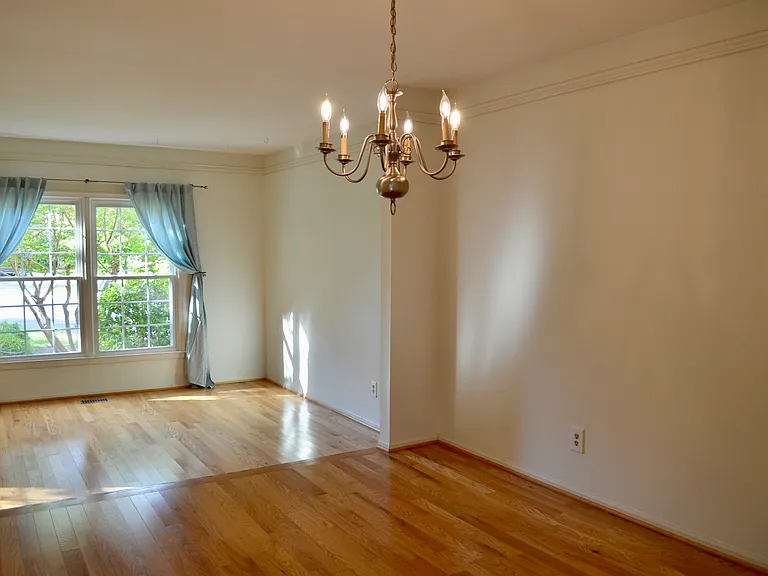 8267 Clifton Farm Ct — Photo 10
