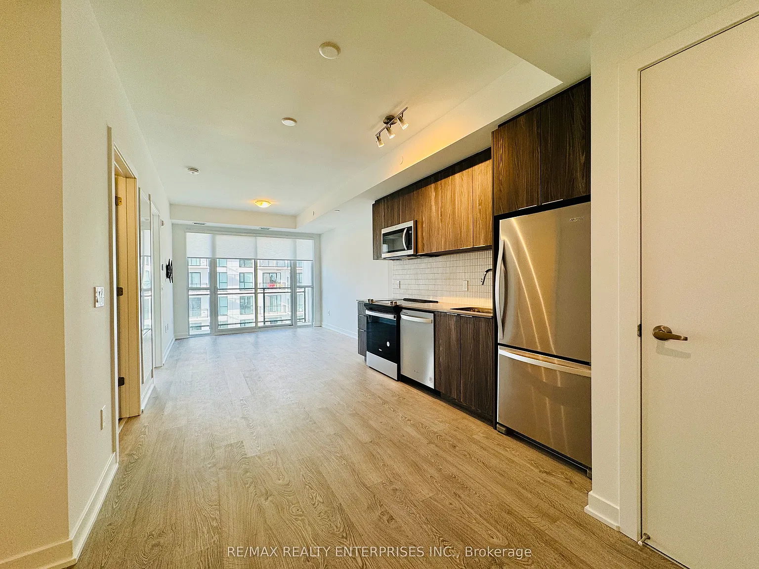 2 bed, $2,200 — Photo 4