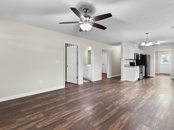 4th image of 106 Valley View St