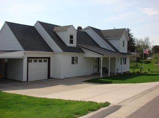 113 N Johnson St, Dodgeville, WI 53533