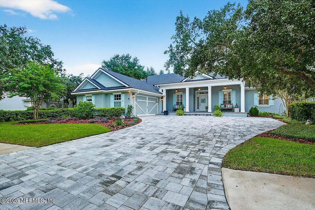 1116 EAGLE POINT Drive