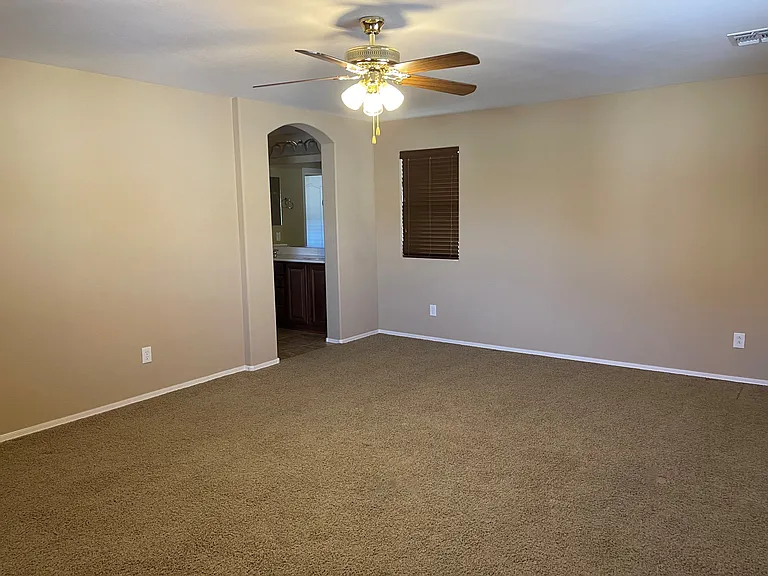 2562 E Vermont Dr — Photo 13
