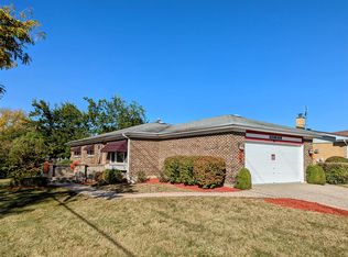 704 E Palatine Rd, Arlington Heights, IL 60004