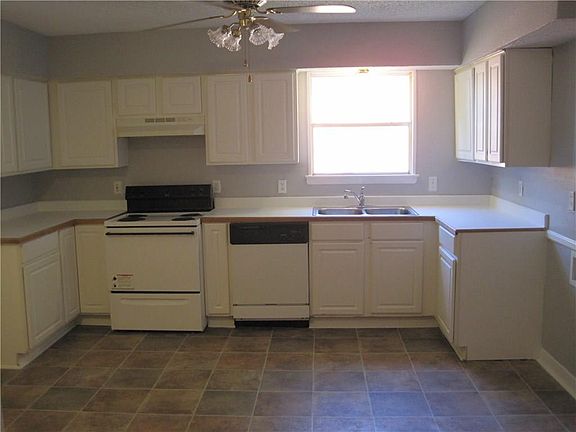 5th image of 1412 Buena Vista St