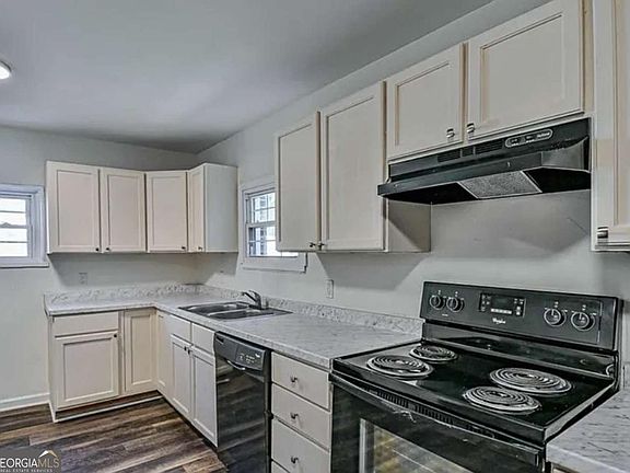 4th image of 24 E Main St
