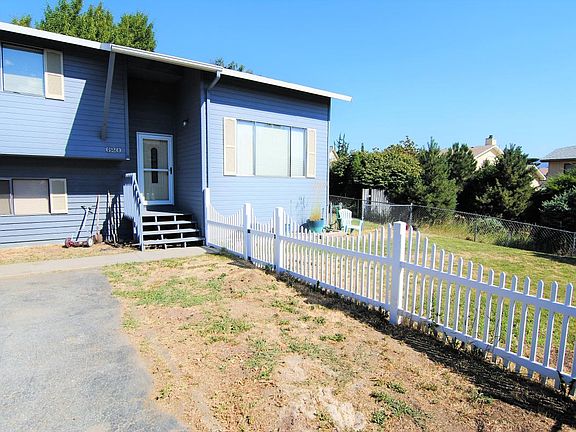 2nd image of 620 12th St NE