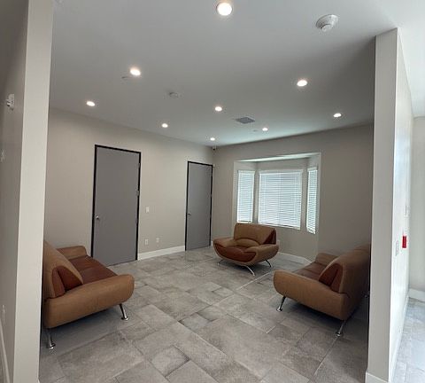 3rd image of 6940 Longridge Ave