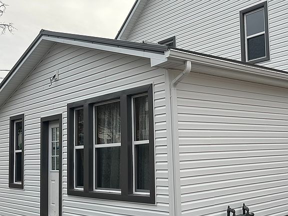 2nd image of 573 Bedford St #1