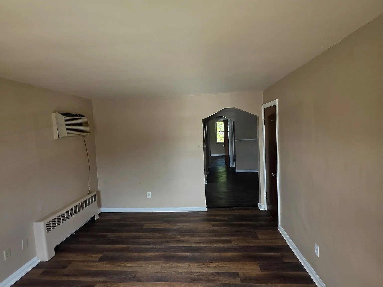1 bed, 700 sqft, $950 — Photo 2