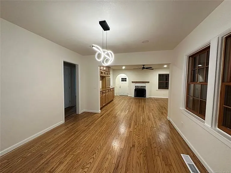 1235 S Gary Pl — Photo 31