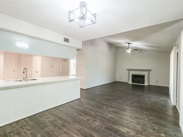 14911 Wunderlich Dr APT 2302, Houston, TX 77069