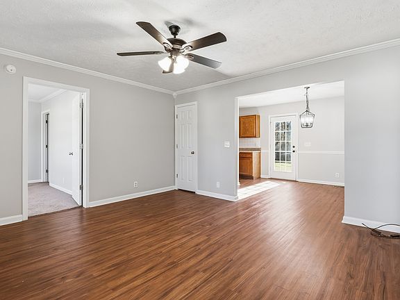 4th image of 365 Royal Garden Dr
