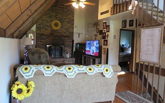 5th image of 1619 Holiday Dr