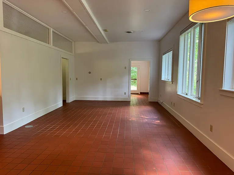1490 & 1494 Beaver Meadow Rd — Photo 4