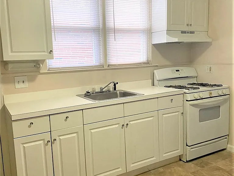 230 Tasker Ave #1 — Photo 11