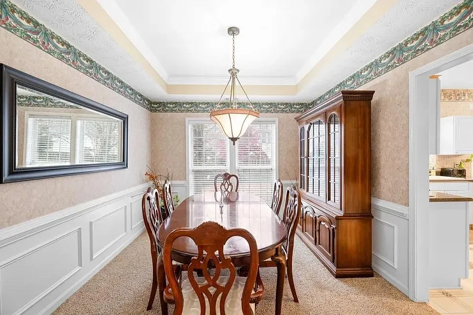 2465 Lunetta Ln — Photo 3