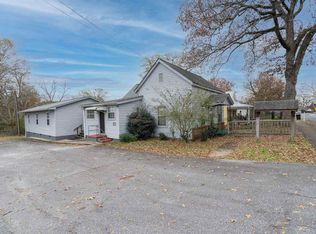 9 S Peachtree St, Liberty, SC 29657