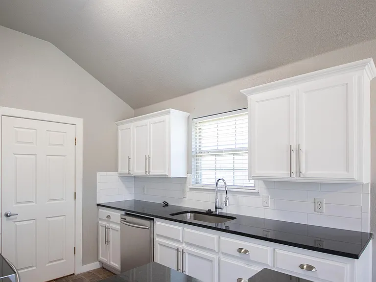 21925 Homesteaders Rd — Photo 10