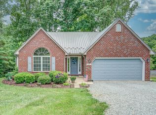 200 Inlet Dr, Wirtz, VA 24184