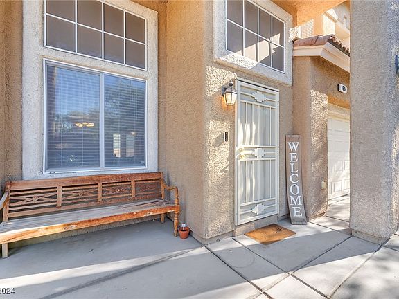 3rd image of 3604 La Scala Ct