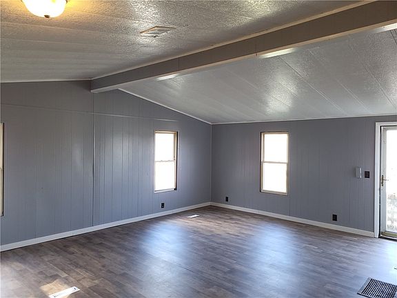4th image of 1197 Canterbury Dr