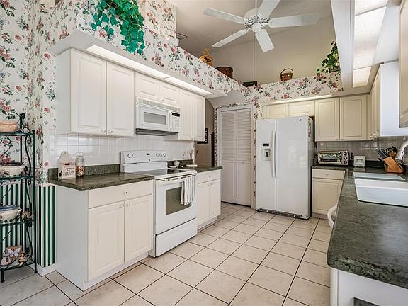 5th image of 9525 Springmeadow Dr